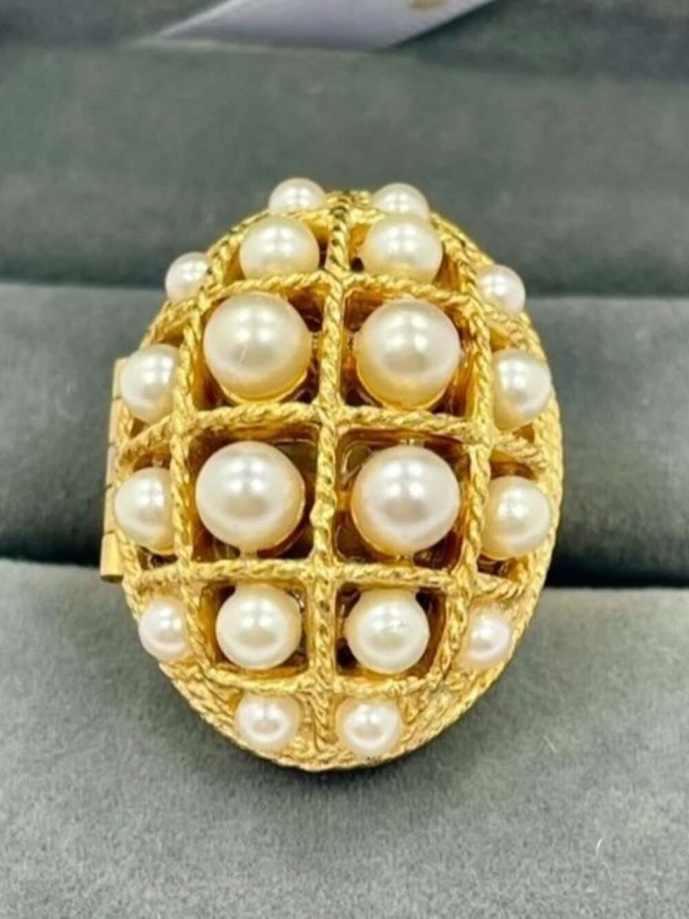 Vintage 70s Avon Ring of Pearls Charisma Perfume Locket Ring Size 5 Retro Gold - Picture 2 of 7